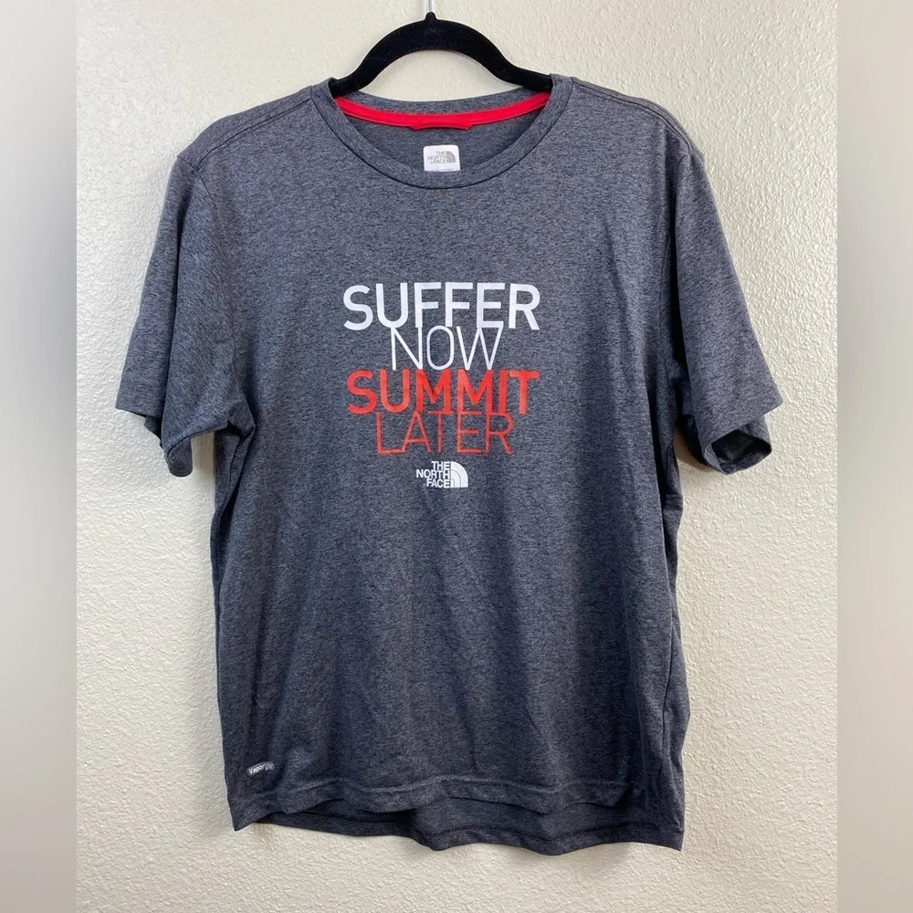 The North Face Vapor Wick Graphic Gray Short Sleeve Shirt Men’s Small Outdoor